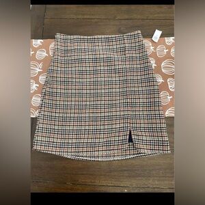 Old Navy Plaid Mini Skirt in Black, Cream & Tan